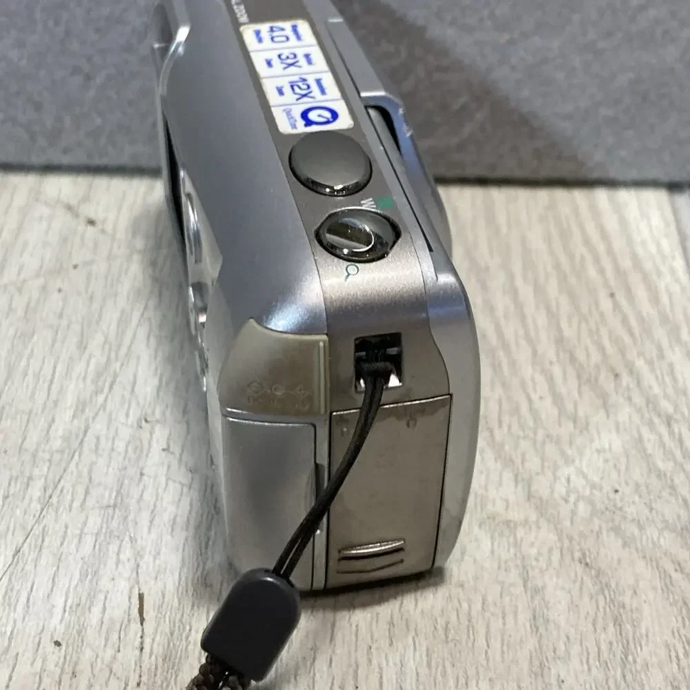 Olympus Camedia Digital Camera D-580 Zooms Case NO BATTERY CORDS MEMORY
